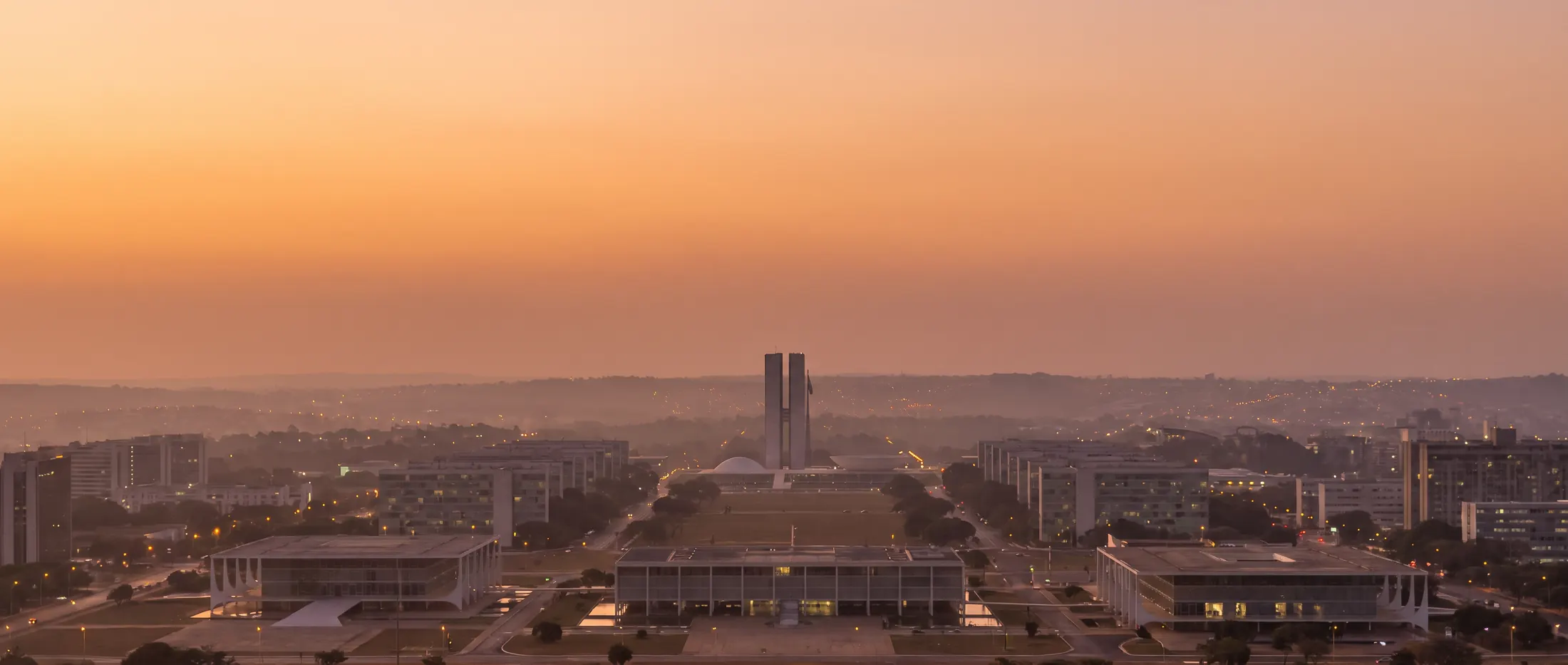 Esplanada dos Ministérios ao entardecer